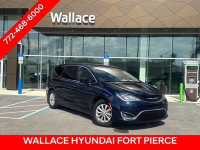 2020 Chrysler Pacifica Touring