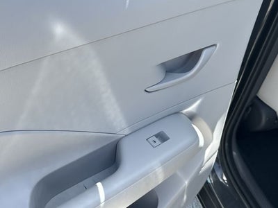 2025 Hyundai Kona SE