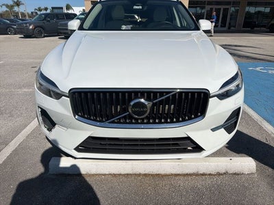 2022 Volvo XC60 B5 Momentum