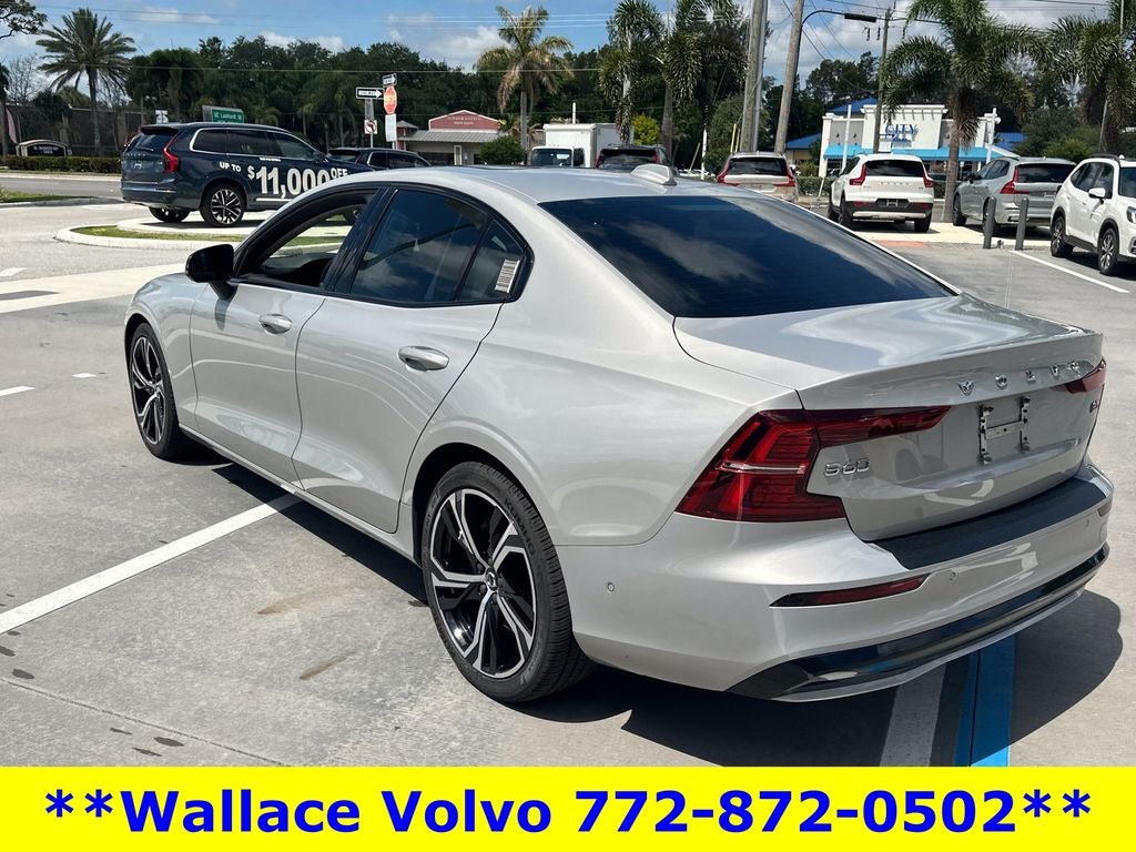 2023 Volvo S60 B5 Plus Dark Theme