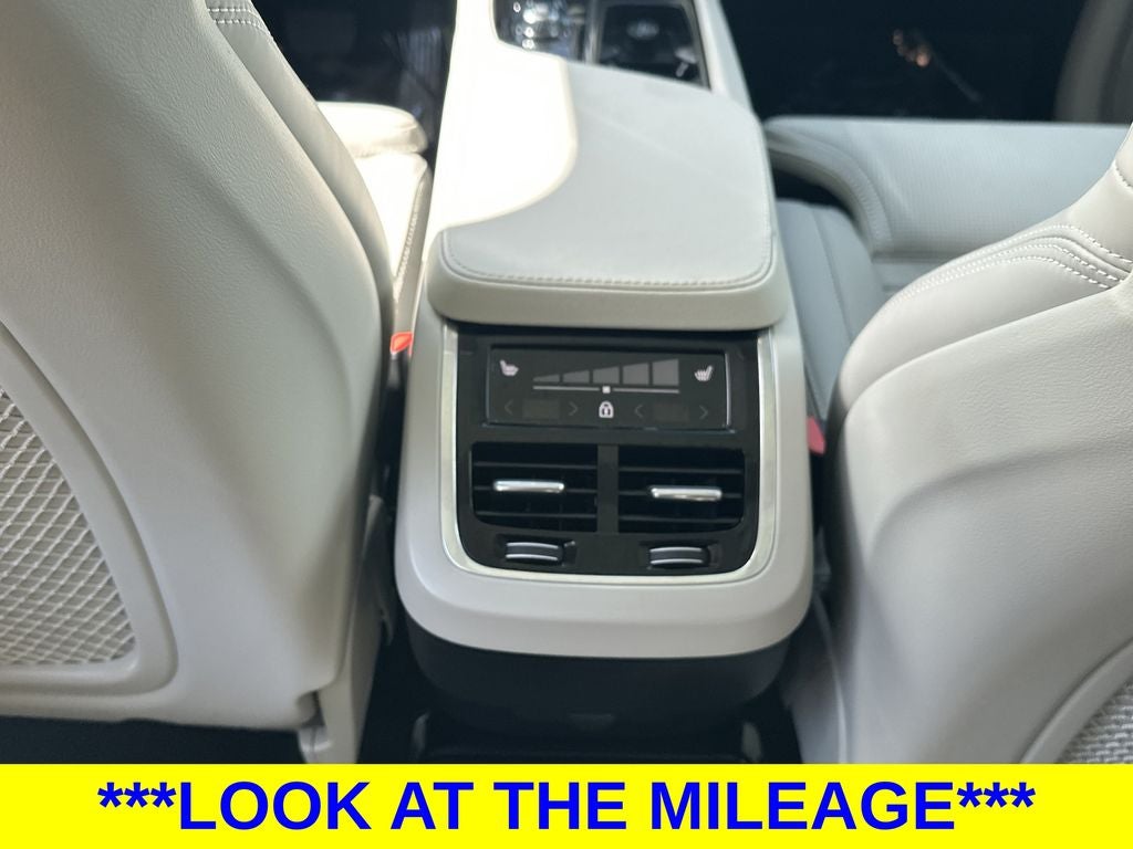 2025 Volvo XC90 B6 Ultra
