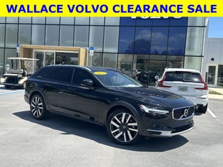 2023 Volvo V90 Cross Country B6