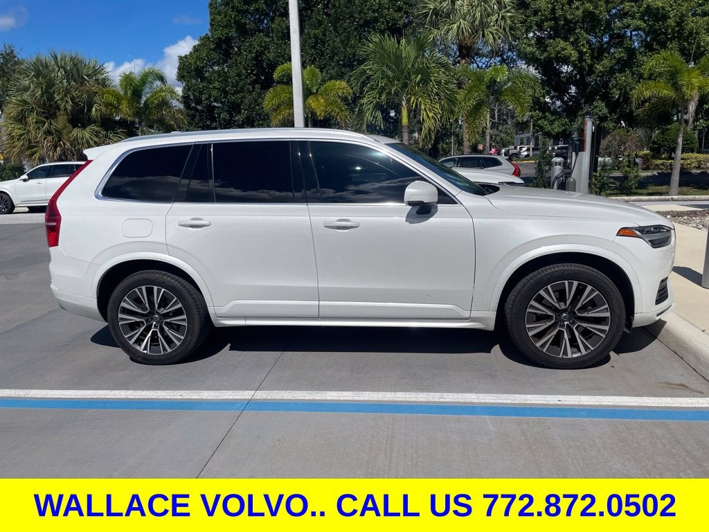 2022 Volvo XC90 T5 Momentum