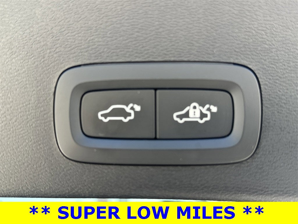 2022 Volvo XC40 Momentum