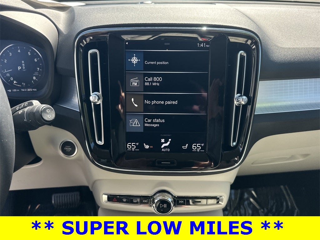 2022 Volvo XC40 Momentum