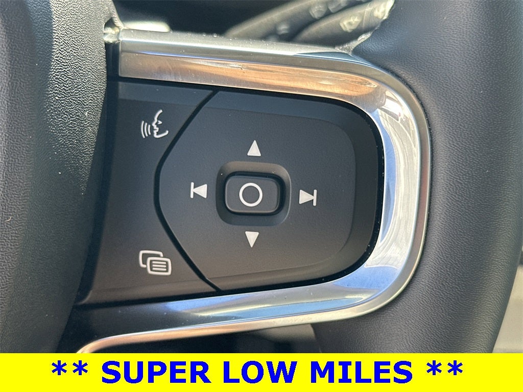 2022 Volvo XC40 Momentum