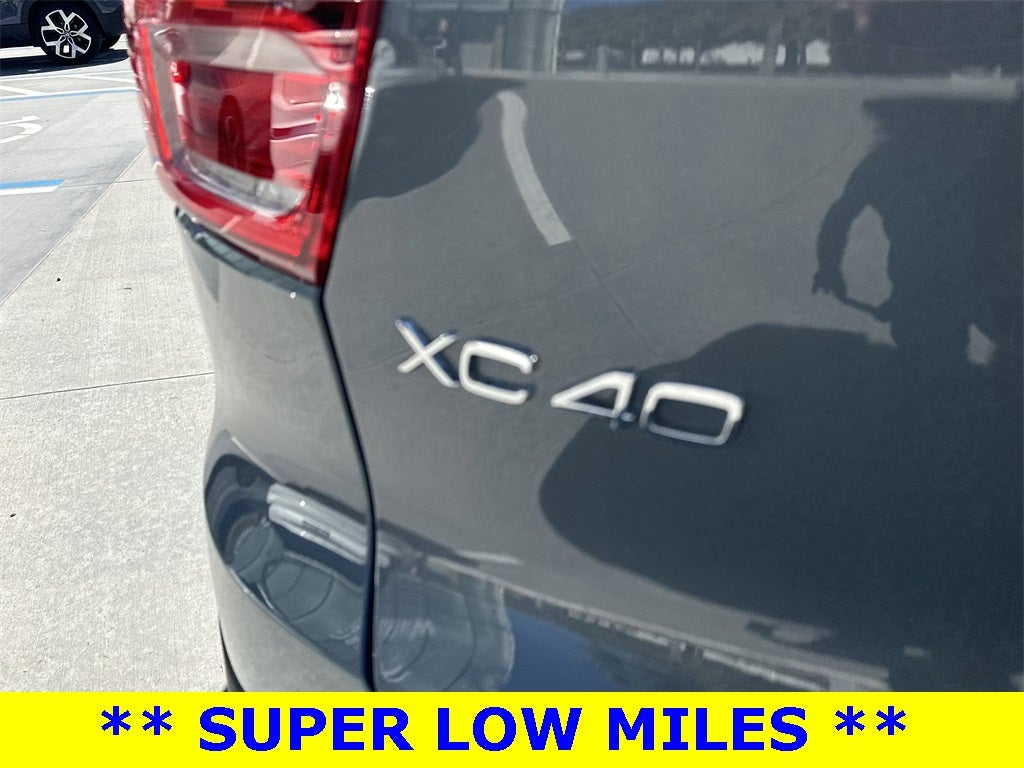 2022 Volvo XC40 Momentum