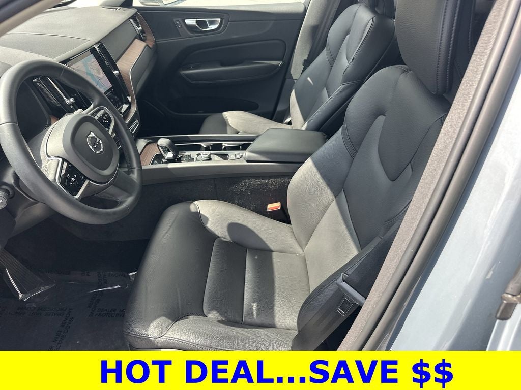 2023 Volvo XC60 B5 Plus Bright Theme