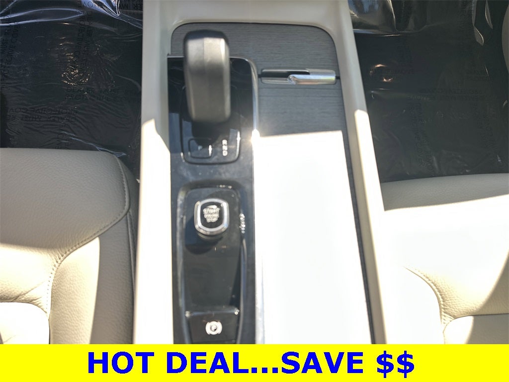 2023 Volvo XC60 B5 Plus Bright Theme