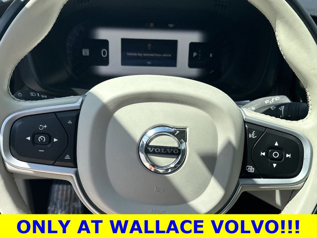 2022 Volvo XC60 B5 Momentum