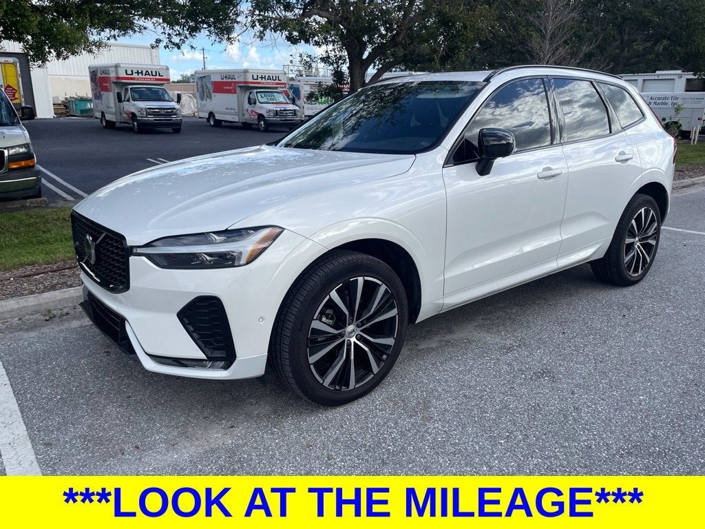 2024 Volvo XC60 B5 Plus Dark Theme