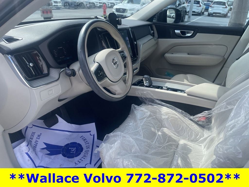 2024 Volvo XC60 B5 Plus Dark Theme