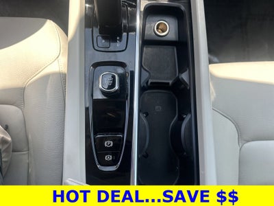 2024 Volvo XC60 B5 Plus Dark Theme