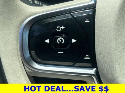2024 Volvo XC60 B5 Plus Dark Theme