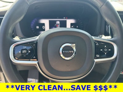 2023 Volvo XC60 B5 Plus Dark Theme