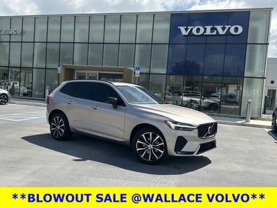 2024 Volvo XC60 B5 Ultimate Dark Theme