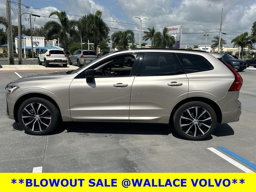2024 Volvo XC60 B5 Ultimate Dark Theme