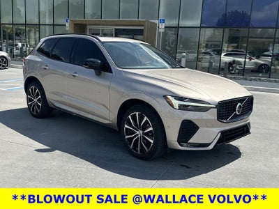 2024 Volvo XC60 B5 Ultimate Dark Theme