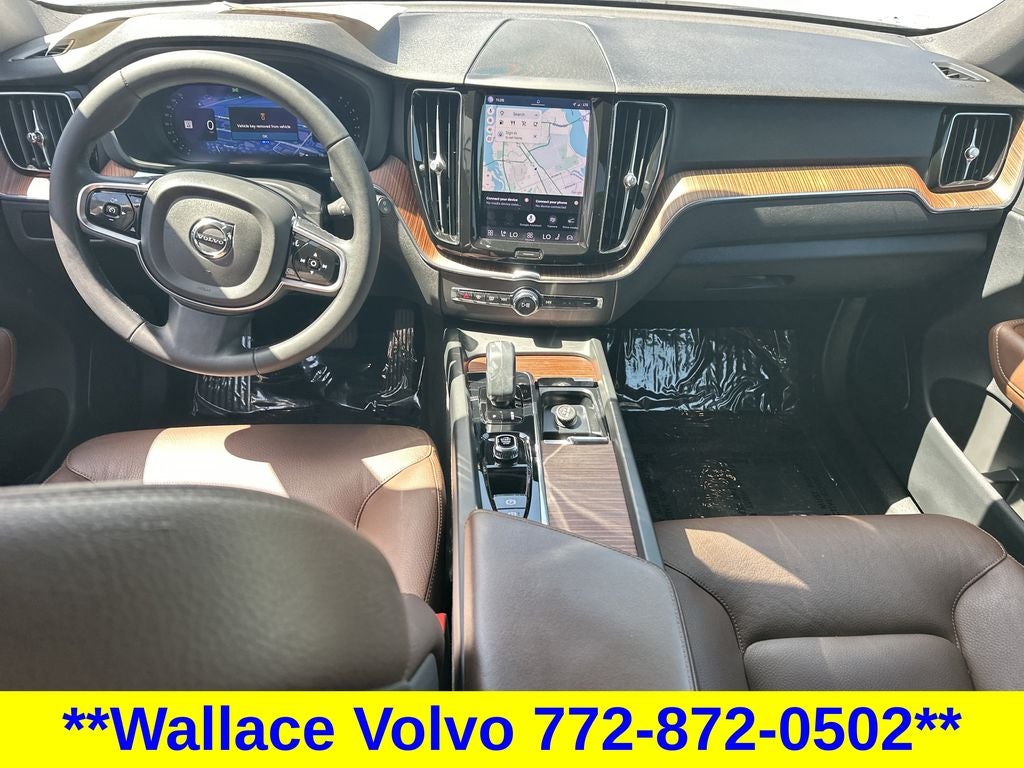 2023 Volvo XC60 B5 Plus Dark Theme