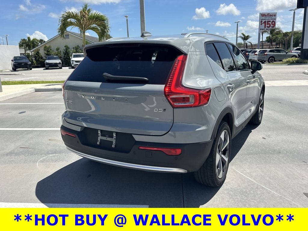 2024 Volvo XC40 B5 Plus Bright Theme
