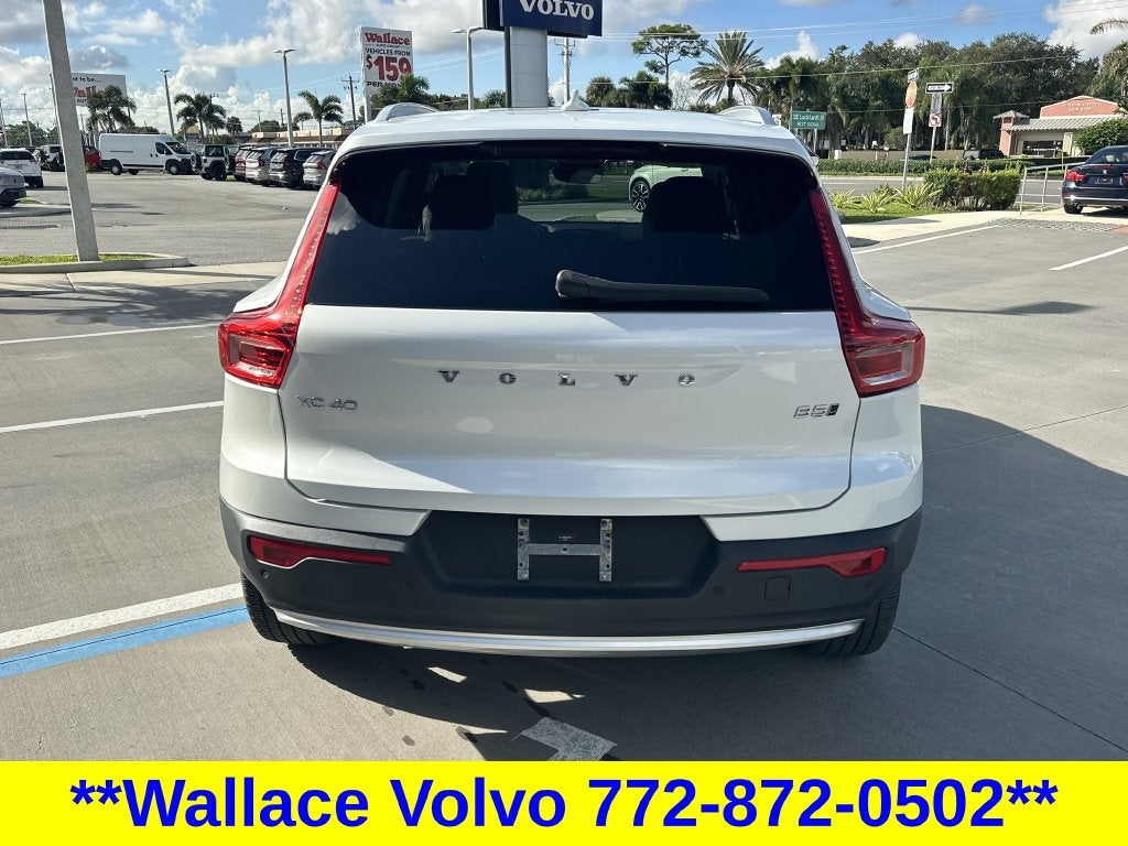2024 Volvo XC40 B5 Plus Bright Theme