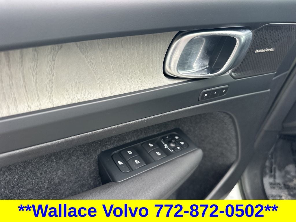 2023 Volvo XC40 Ultimate