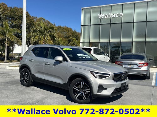 2025 Volvo XC40 B5 Core