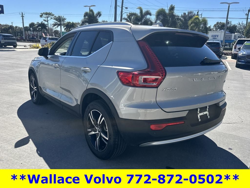 2025 Volvo XC40 B5 Core