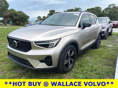 2024 Volvo XC40 B5 Core