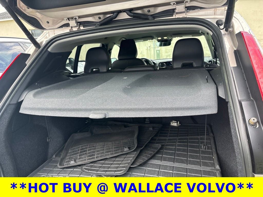 2024 Volvo XC40 B5 Core