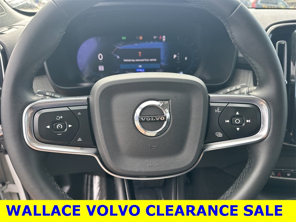 2024 Volvo XC40 B5 Plus Dark Theme