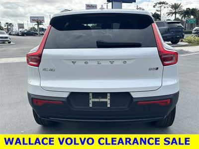 2024 Volvo XC40 B5 Plus Dark Theme