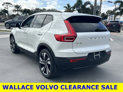 2024 Volvo XC40 B5 Plus Dark Theme