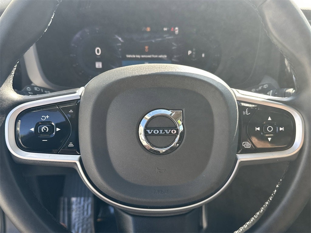 2025 Volvo XC60 B5 Plus