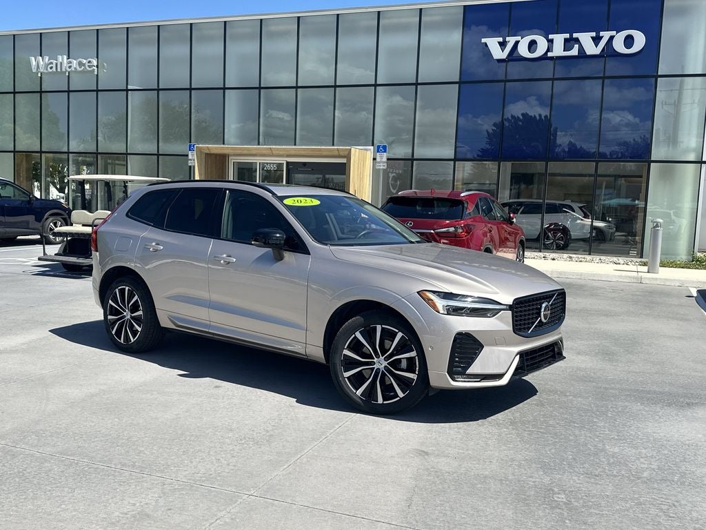 2023 Volvo XC60 B5 Plus Dark Theme