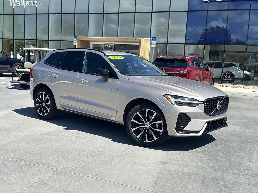 2023 Volvo XC60 B5 Plus Dark Theme