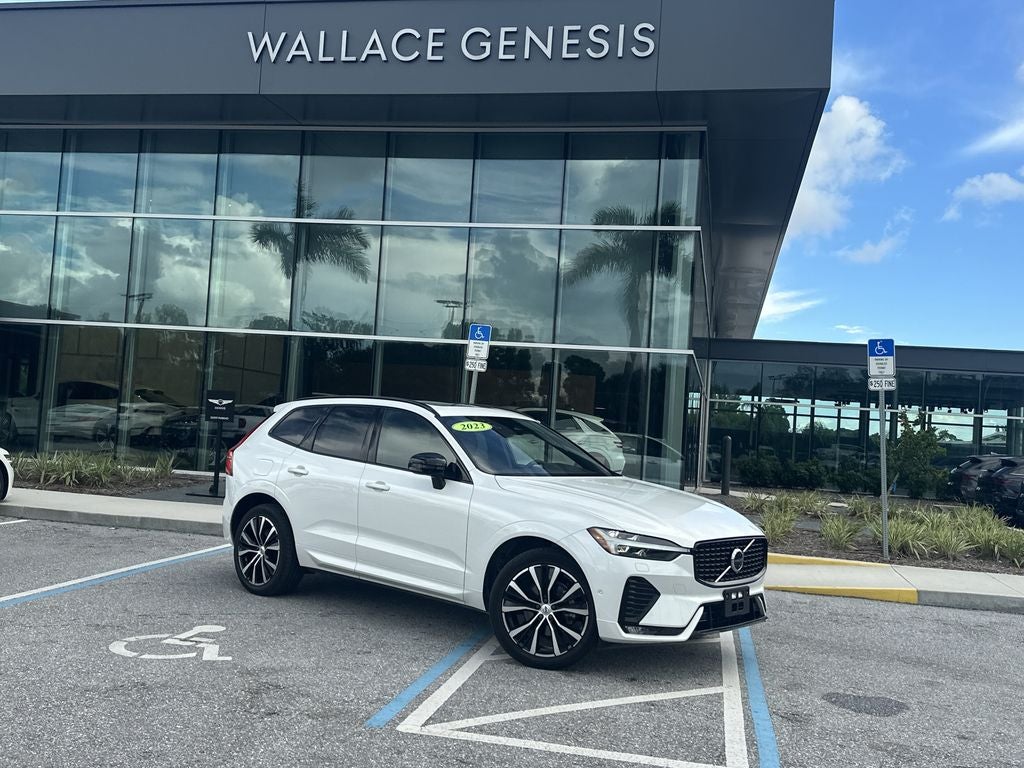 2023 Volvo XC60 B5 Plus Dark Theme