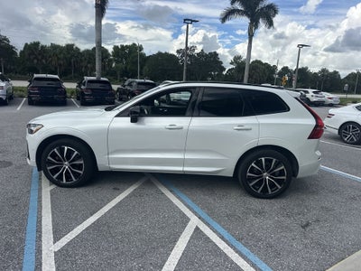 2023 Volvo XC60 B5 Plus Dark Theme