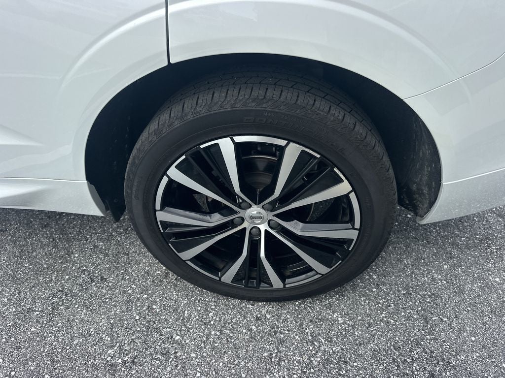 2023 Volvo XC60 B5 Plus Dark Theme