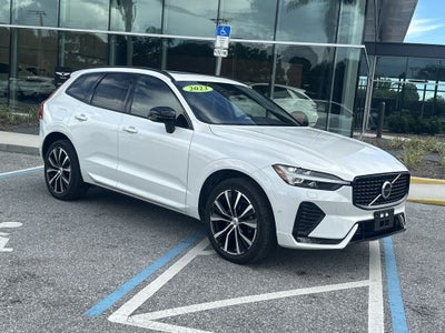2023 Volvo XC60 B5 Plus Dark Theme
