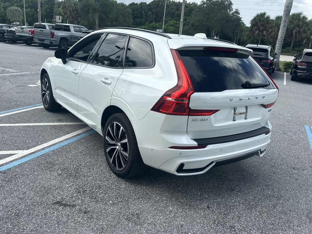 2023 Volvo XC60 B5 Plus Dark Theme