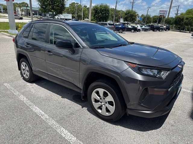 2021 Toyota RAV4 LE AWD's photo