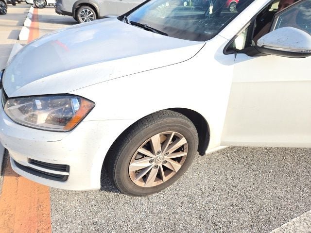 2016 Volkswagen Golf TSI S w/Sunroof 4-door Auto's photo