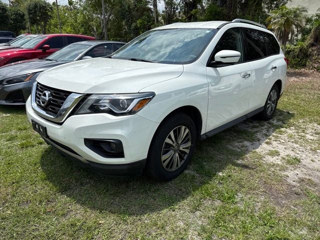 2019 Nissan Pathfinder SL 4WD's photo
