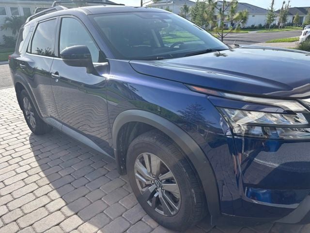 2025 Nissan Pathfinder SV 4WD's photo