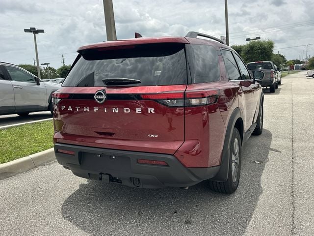 2025 Nissan Pathfinder SV