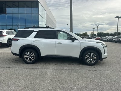 2026 Nissan Pathfinder SL