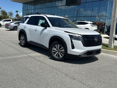 2026 Nissan Pathfinder SL