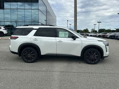 2026 Nissan Pathfinder SL