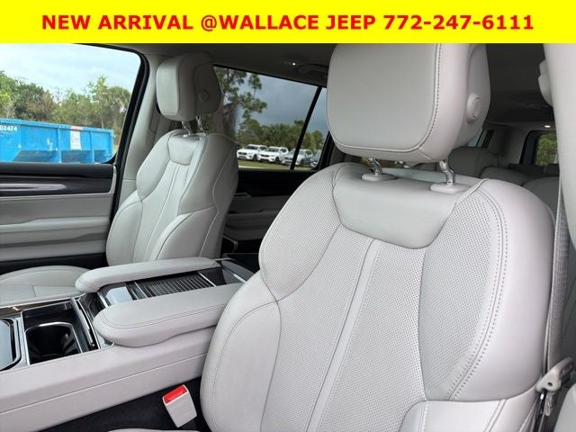 2024 Jeep Wagoneer L Base